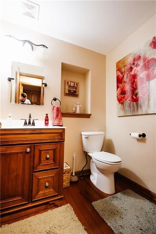 4912 Corinth Drive, St Joseph, MO 64506