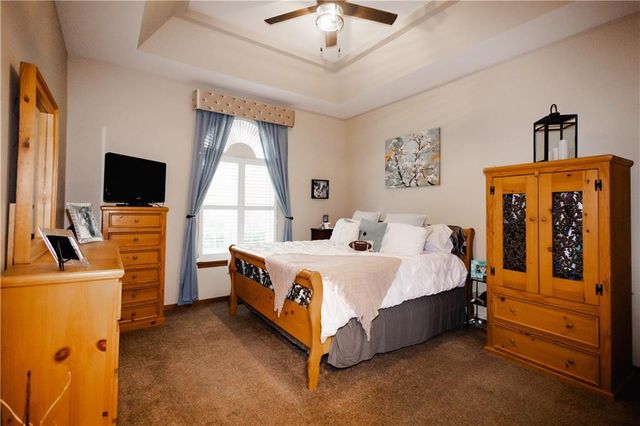 4912 Corinth Drive, St Joseph, MO 64506