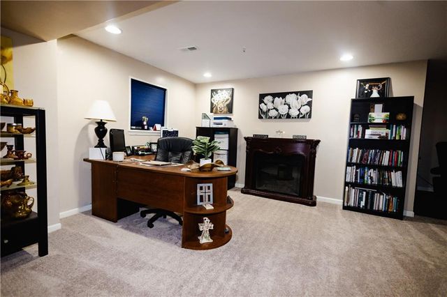 4912 Corinth Drive, St Joseph, MO 64506