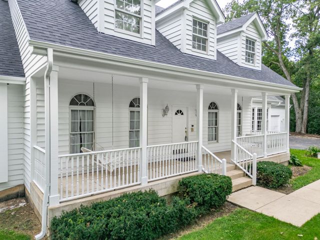 4N760 S Circle Drive, St. Charles, IL 60175