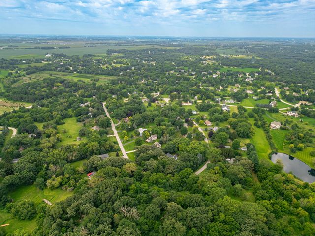 4N760 S Circle Drive, St. Charles, IL 60175