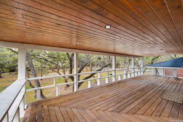 7881 N Verde Dr, San Antonio, TX 78240