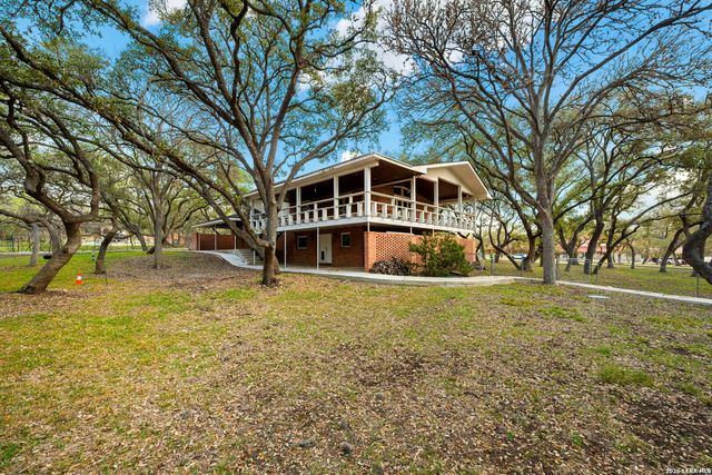 7881 N Verde Dr, San Antonio, TX 78240