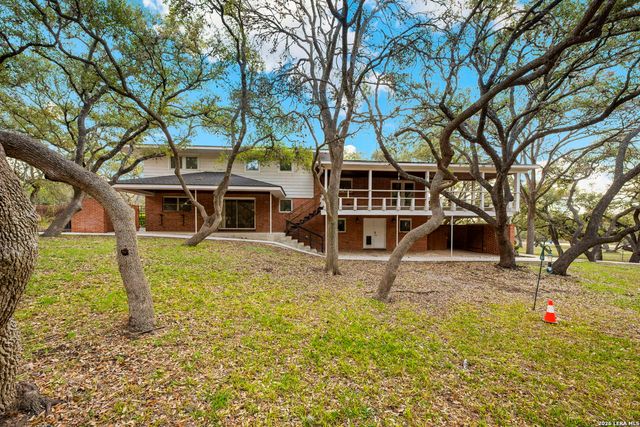 7881 N Verde Dr, San Antonio, TX 78240