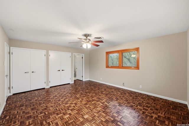 7881 N Verde Dr, San Antonio, TX 78240