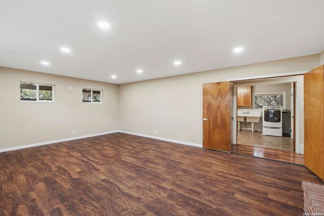 7881 N Verde Dr, San Antonio, TX 78240