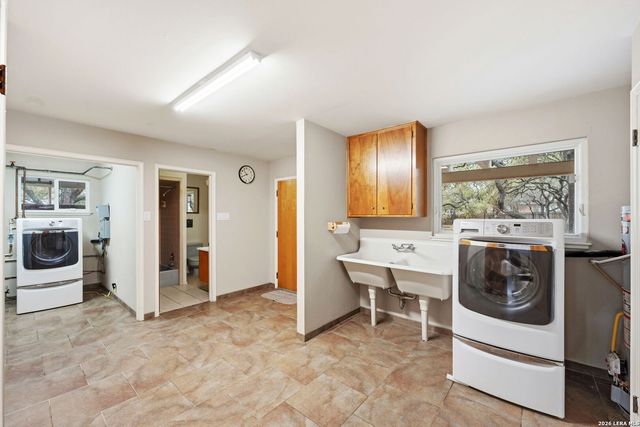 7881 N Verde Dr, San Antonio, TX 78240