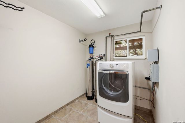 7881 N Verde Dr, San Antonio, TX 78240