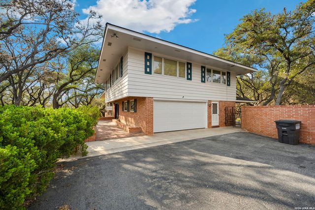 7881 N Verde Dr, San Antonio, TX 78240