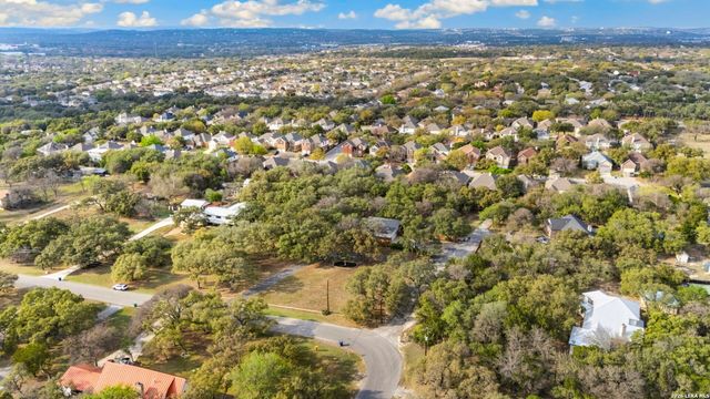 7881 N Verde Dr, San Antonio, TX 78240