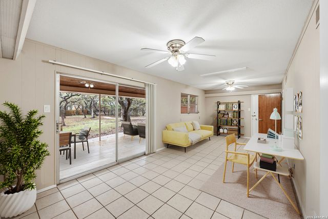 7881 N Verde Dr, San Antonio, TX 78240