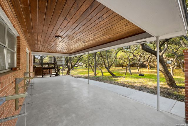 7881 N Verde Dr, San Antonio, TX 78240