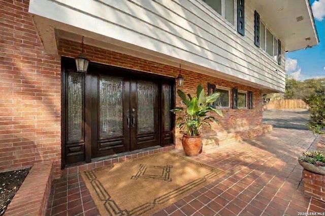 7881 N Verde Dr, San Antonio, TX 78240