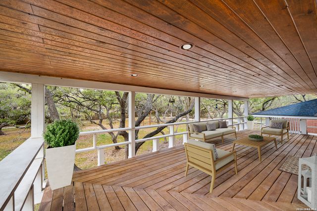 7881 N Verde Dr, San Antonio, TX 78240