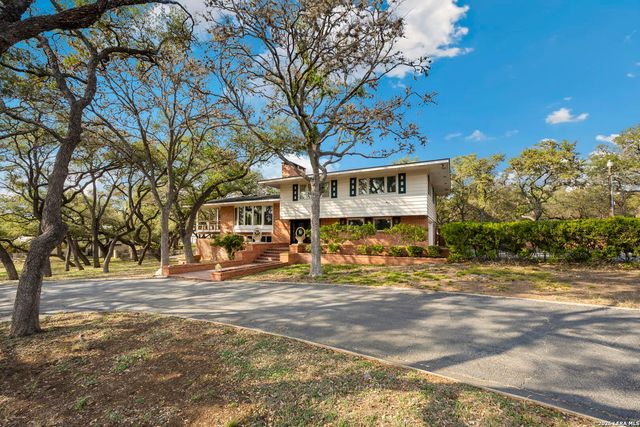 7881 N Verde Dr, San Antonio, TX 78240