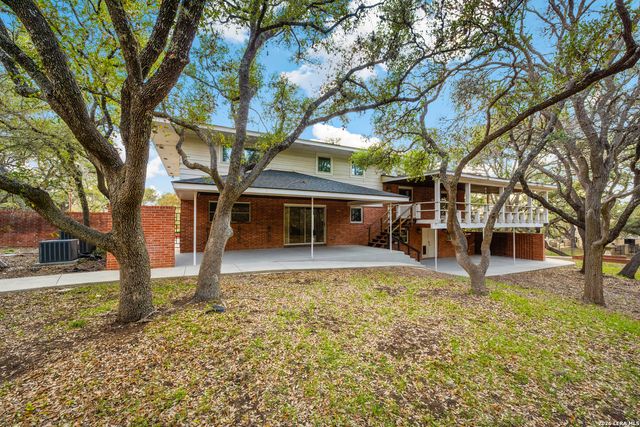 7881 N Verde Dr, San Antonio, TX 78240