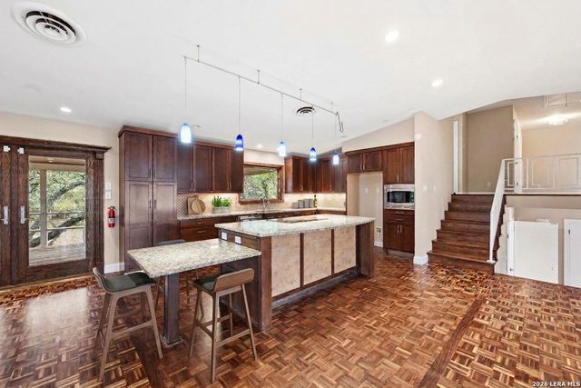 7881 N Verde Dr, San Antonio, TX 78240