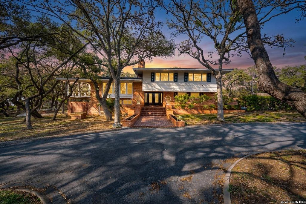 7881 N Verde Dr, San Antonio, TX 78240