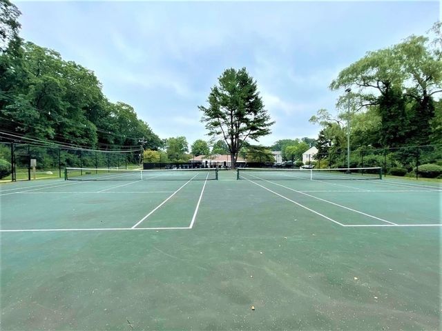 25 Village Rock Ln 12, Natick, MA 01760