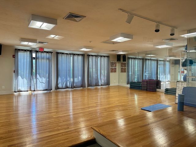 25 Village Rock Ln 12, Natick, MA 01760