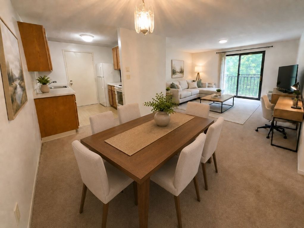 25 Village Rock Ln 12, Natick, MA 01760