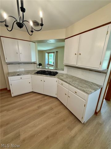 701 Coitsville Road, Campbell, OH 44405