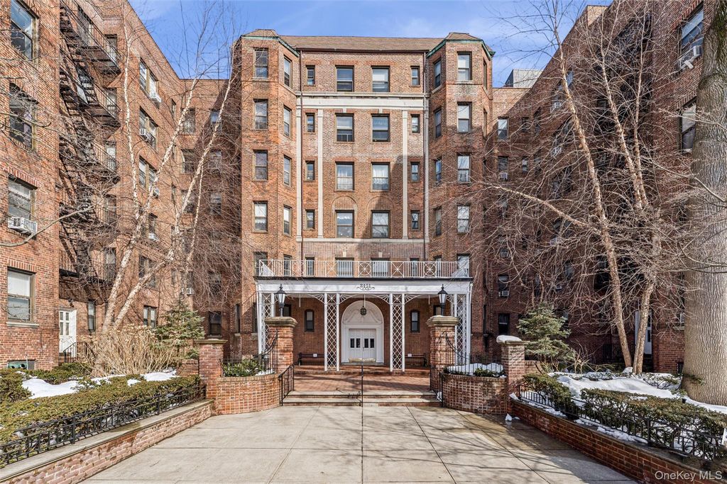 8451 Beverly Road 6R, Kew Gardens, NY 11415