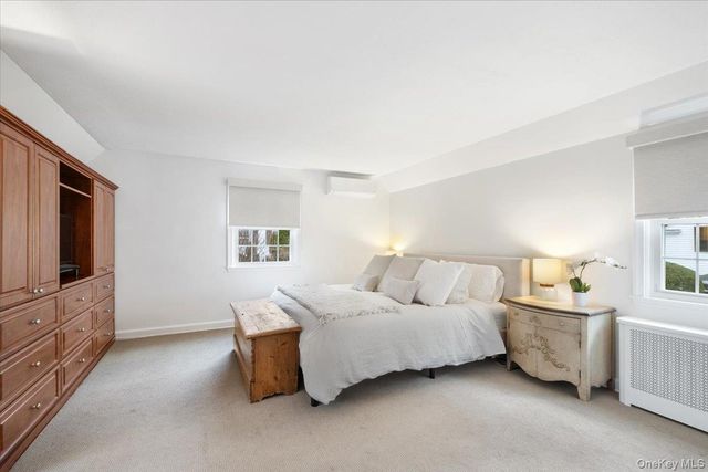 12 Stoneleigh Close, Scarsdale, NY 10583