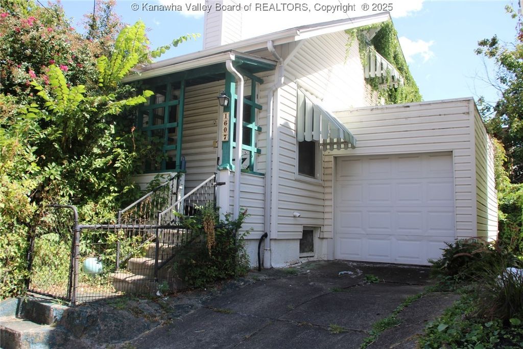 1607 Franklin Avenue, Charleston, WV 25311