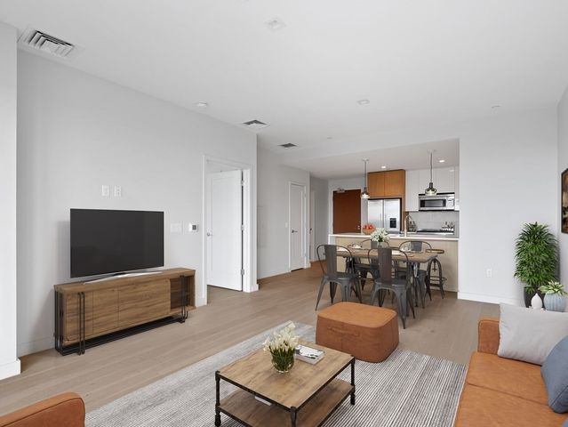 375 Canal St 812, Somerville, MA 02145