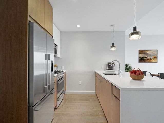 375 Canal St 812, Somerville, MA 02145