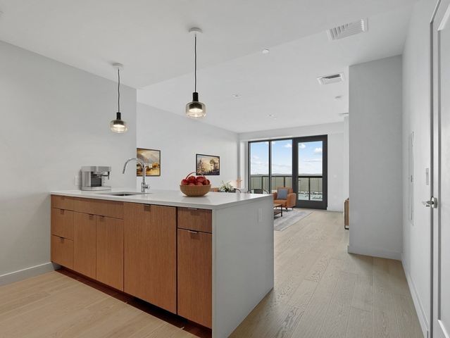 375 Canal St 812, Somerville, MA 02145