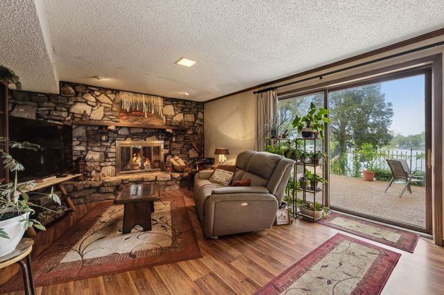 1451 Dickerson Bay Dr, Gallatin, TN 37066