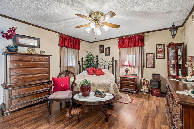 1451 Dickerson Bay Dr, Gallatin, TN 37066