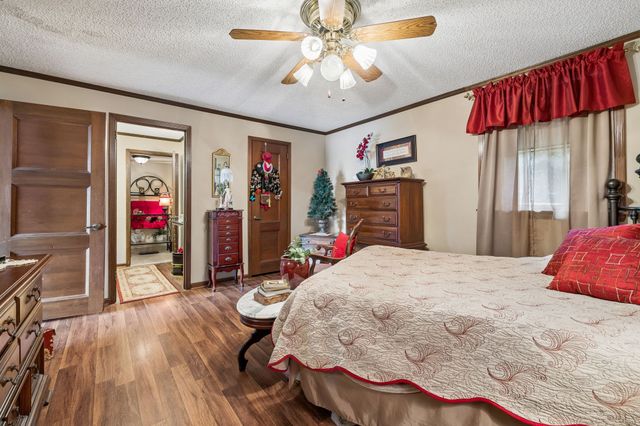 1451 Dickerson Bay Dr, Gallatin, TN 37066