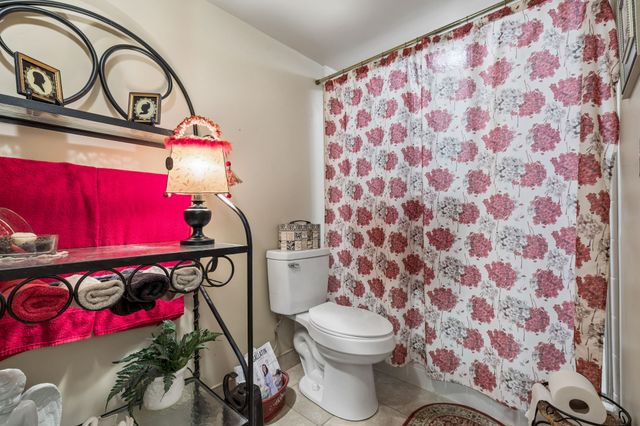 1451 Dickerson Bay Dr, Gallatin, TN 37066