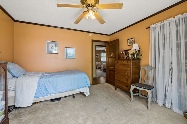 1451 Dickerson Bay Dr, Gallatin, TN 37066