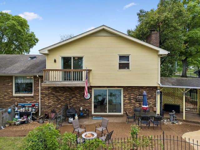 1451 Dickerson Bay Dr, Gallatin, TN 37066