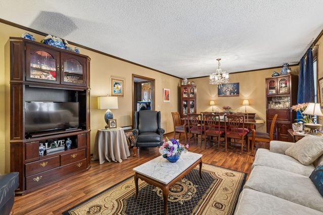 1451 Dickerson Bay Dr, Gallatin, TN 37066