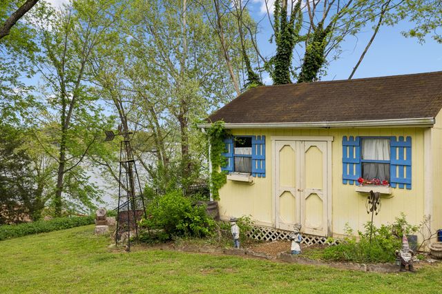 1451 Dickerson Bay Dr, Gallatin, TN 37066