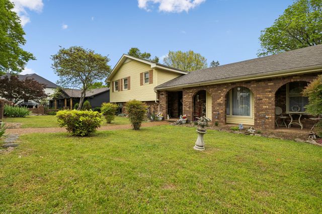 1451 Dickerson Bay Dr, Gallatin, TN 37066