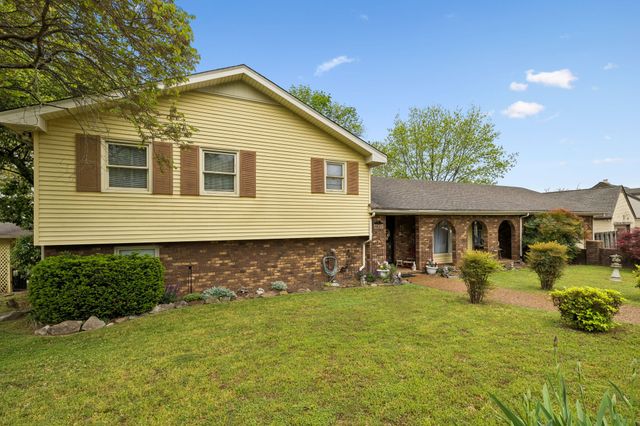 1451 Dickerson Bay Dr, Gallatin, TN 37066