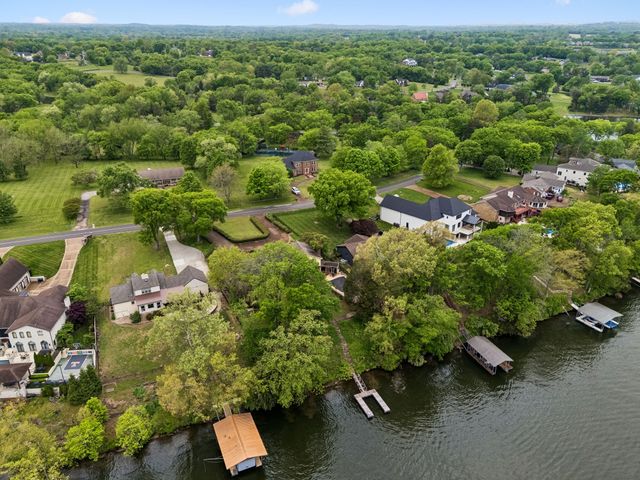 1451 Dickerson Bay Dr, Gallatin, TN 37066