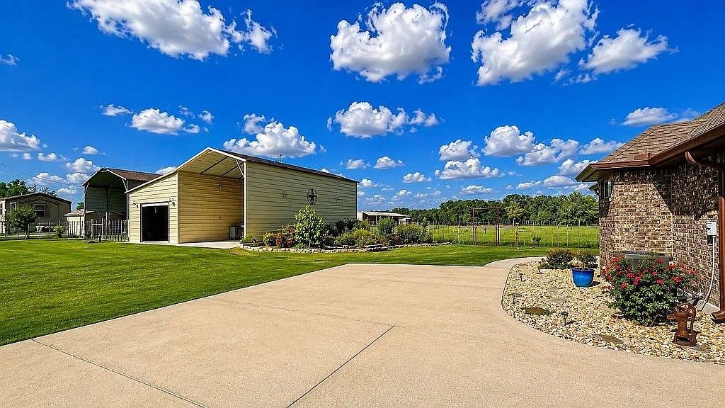 8850 Old Agnes Road, Poolville, TX 76487 — photo 2