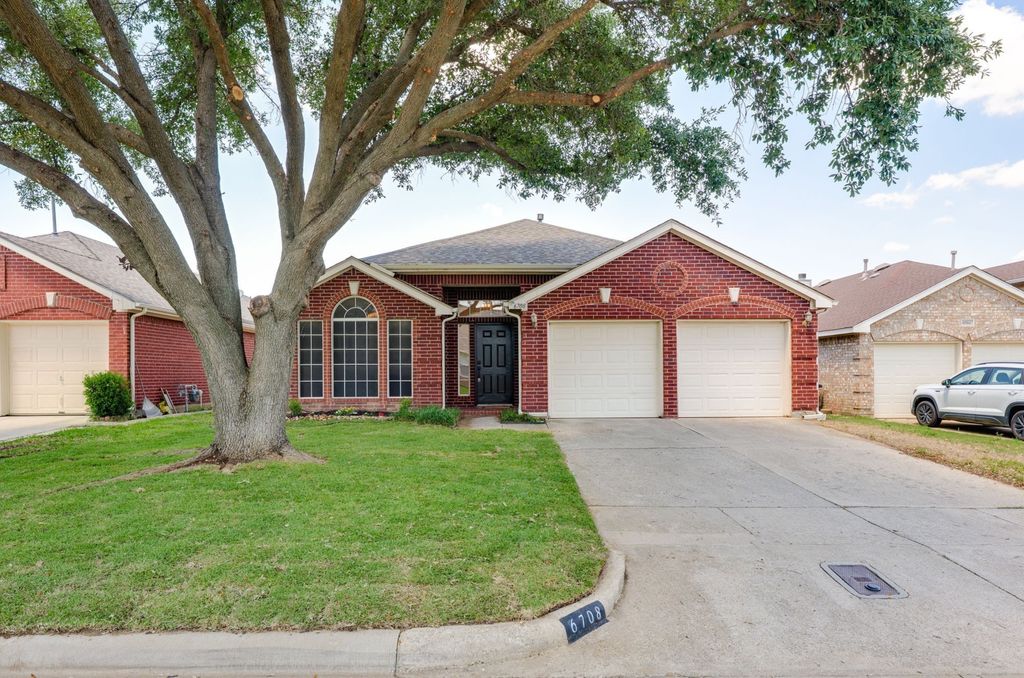 6708 Stockton Drive, Fort Worth, TX 76132