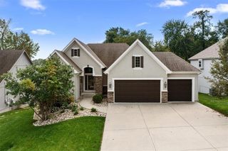 1317 NE Kenwood Drive, Lee's Summit, MO 64064