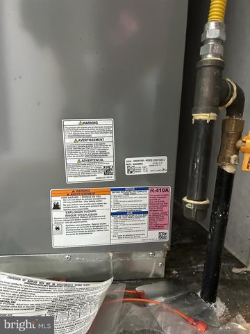 1 RAILWAY AVE, Millersburg, PA 17061