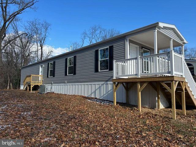 1 RAILWAY AVE, Millersburg, PA 17061