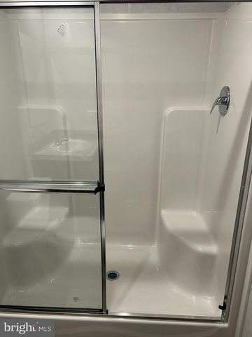 1 RAILWAY AVE, Millersburg, PA 17061