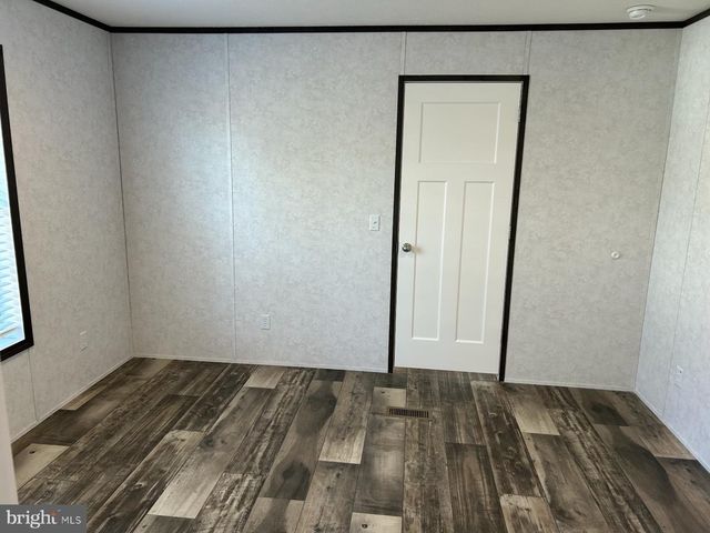 1 RAILWAY AVE, Millersburg, PA 17061